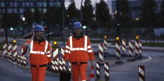 Warnschutzkleidung regelmäßig warten