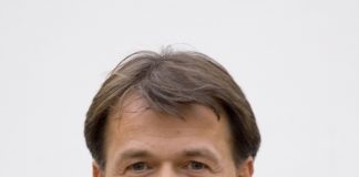 Infoniqa präsentiert erweiterte HR-Komplettlösung und Payroll Outsourcing