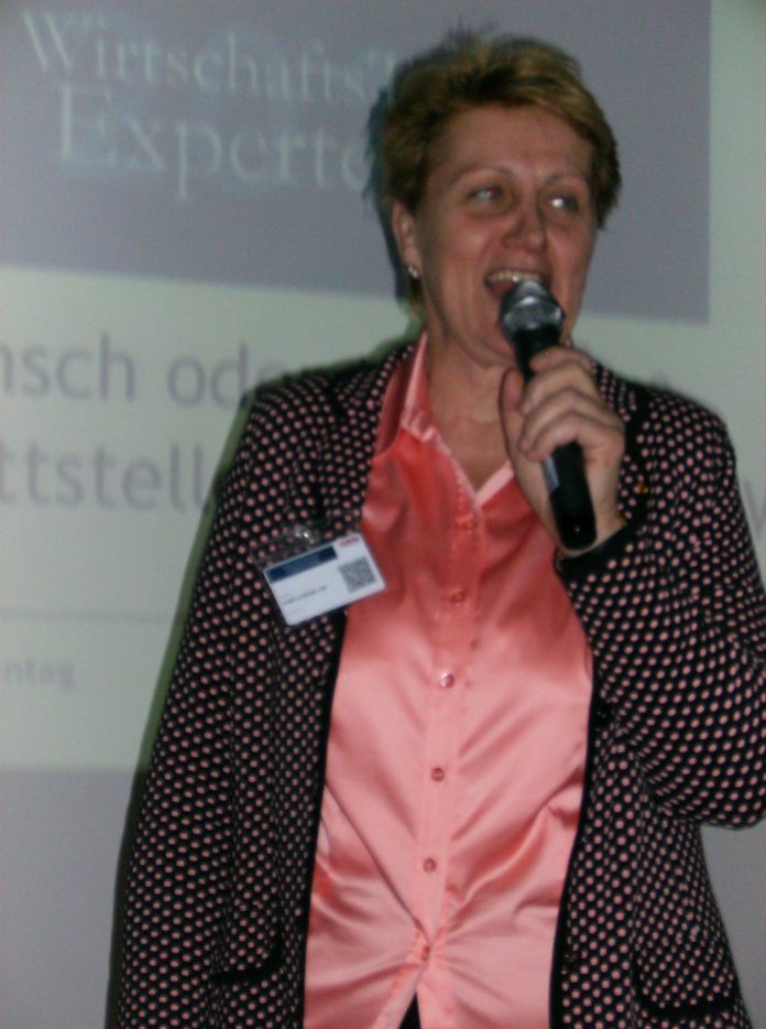 7c0a590d-d83f-4587-8aaa-9c8aa841a05a