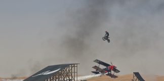 In Abu Dhabi findet in diesem Jahr wieder die „Al Ain Aerobatic Show” statt
