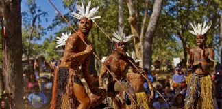 Australiens Ureinwohner feiern großes Tanz- und Kunstfestival in Queensland