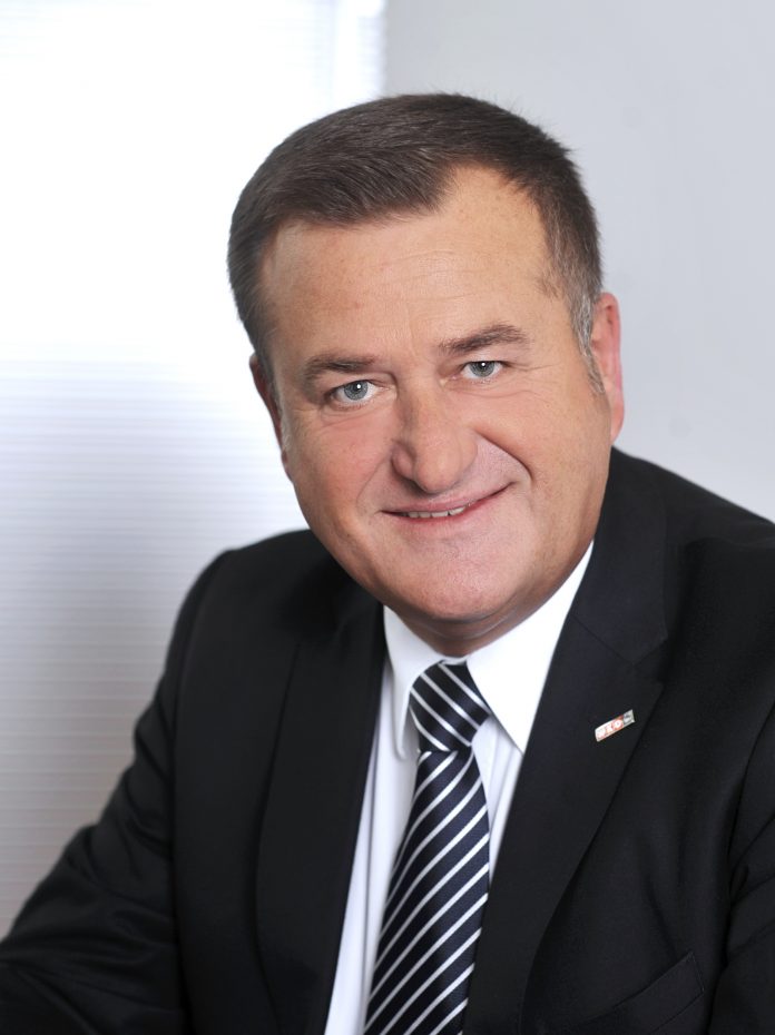 e2bead5c-1f63-41af-a1b0-0595e8dddd3b