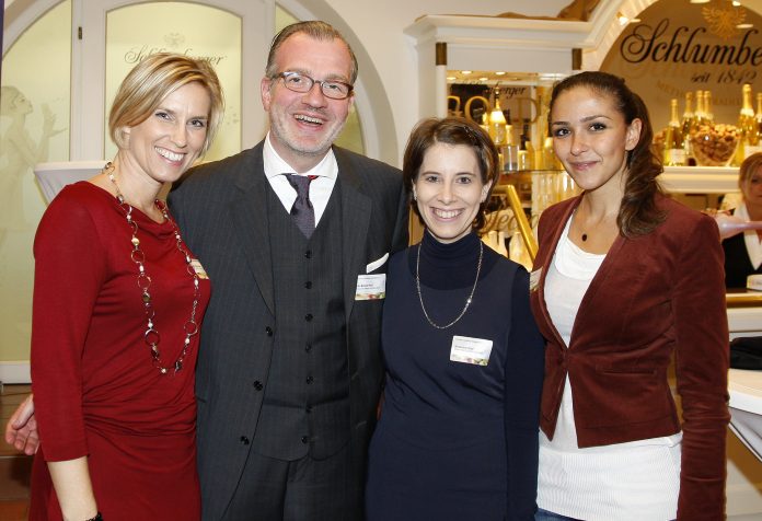 fdc878a9-7df0-4055-807d-fd8d381c90ad