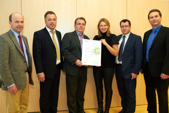 2679eb5d-3211-41a6-ab9e-cbf42245c3d7