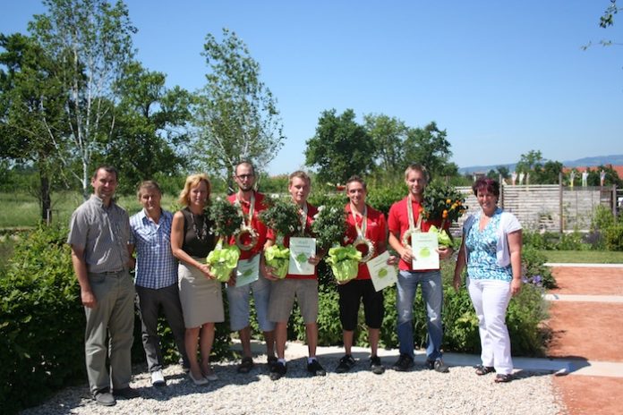 38d976bd-f10d-407e-8df2-ee811da15bb9