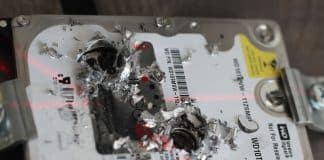 physische Zerstörung einer Festplatte durch Bohrer (c) Attingo Datenrettung