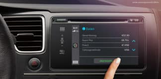 Mit PACE Drive kann jetzt auch direkt im Auto über CarPlay und Android Auto bezahlt werden.