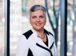 Viele Mitarbeitende flüchten sich wegen schlechtem Arbeitsklima ins Home-Office. Richtiges Leadership der Führungskräfte setzt hier an.